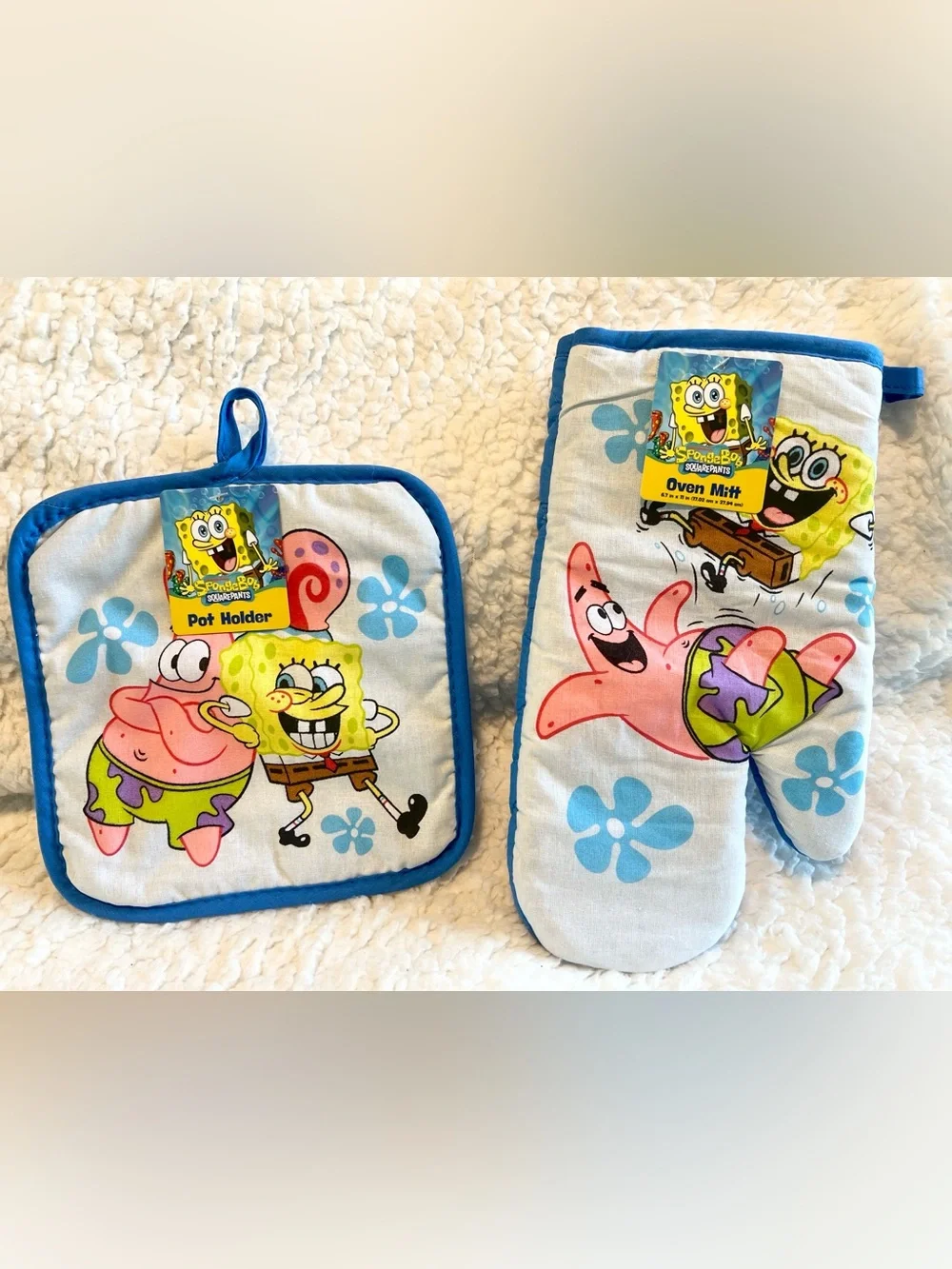 SpongeBob Squarepants Pot Holder and Oven Mitt Set
